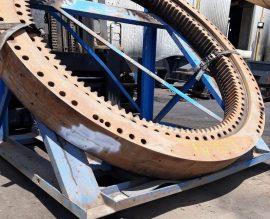 Large-diameter slew bearing ring mounted on a transport frame